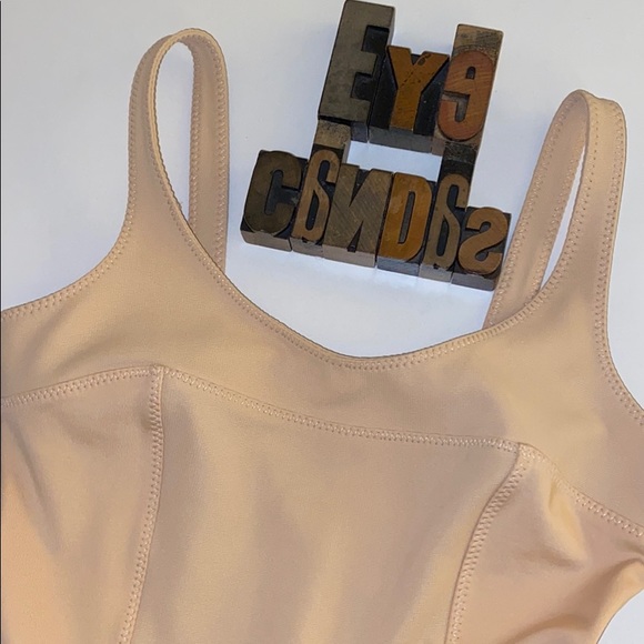 🆕H&M Shaper in Nude - Picture 4 of 8